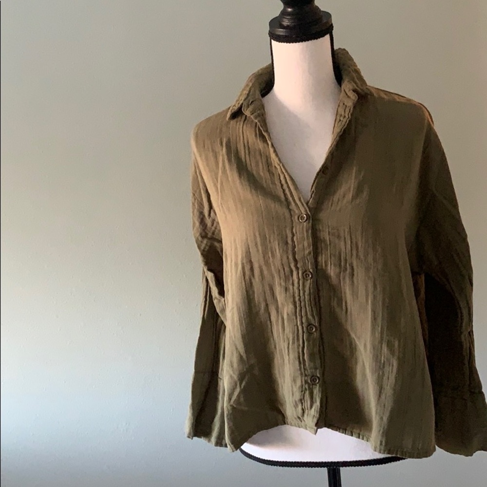 Topshop crop long sleeve olive green blouse size 0